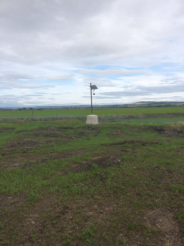 Solar wireless monitoring system for large farms