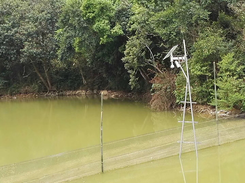 深圳鱼塘用OKEYSET太阳能4G监控一体机