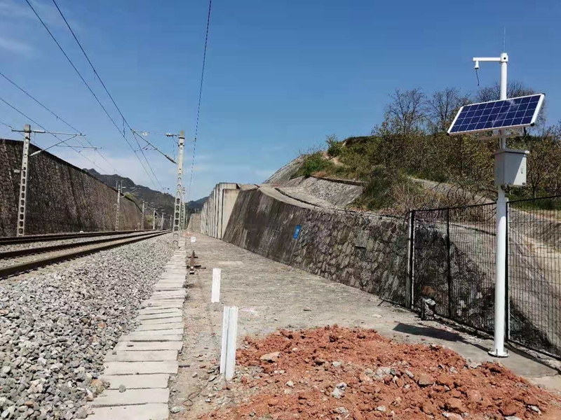 郑州铁路总局三门峡段用集创科技太阳能无线监控系统