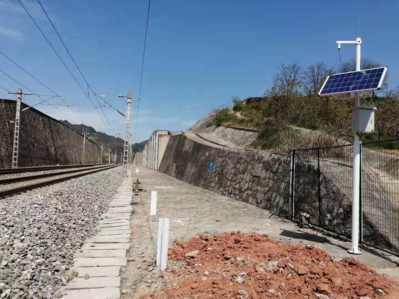 Solar wireless monitoring system of Jichuang technology for Sanmenxia section of Zhengzhou Railway Administration