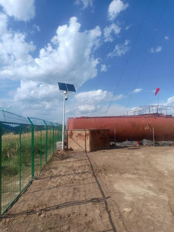 Solar wireless monitoring integrated machine of Jichuang technology used in Shaanxi Yulin PetroChina reservoir area