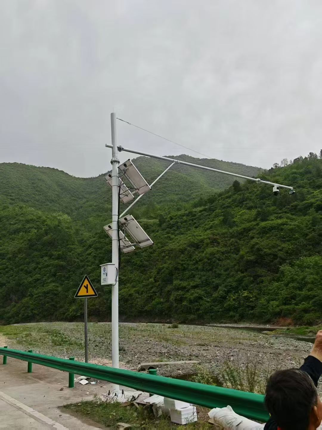 陕西汉总河道雷达流量计监测系统