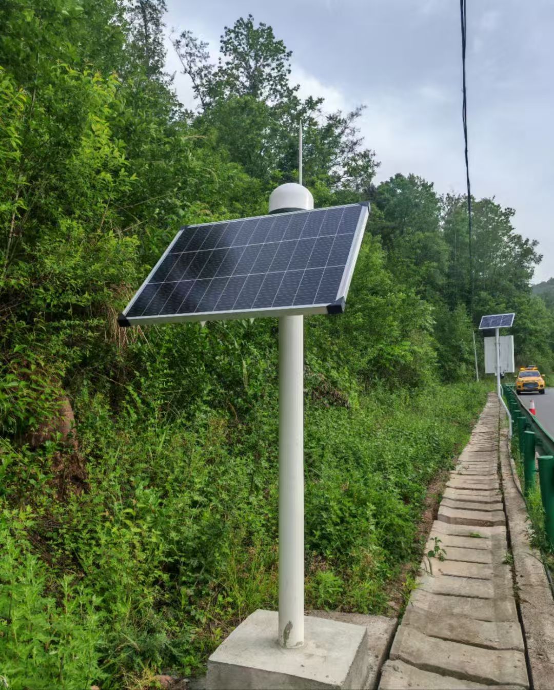 内蒙古道路GNSS位移监测站